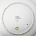 FAT Grazia, Stig Lindberg (1916-1982), Gustavsberg, lanserades 1948, tillverkades �ven 1951 och 1969, diameter: 28 cm, carraragods, silverdekor, dansade man, m�rkt: Made in Sweden Gustavsberg Grazia 223